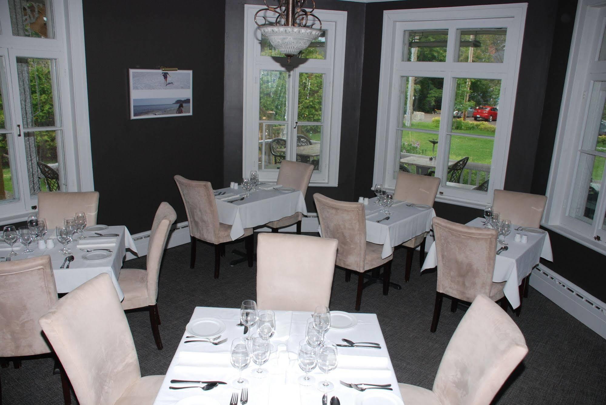 Chez Truchon Bistro-Auberge La Malbaie Exterior foto